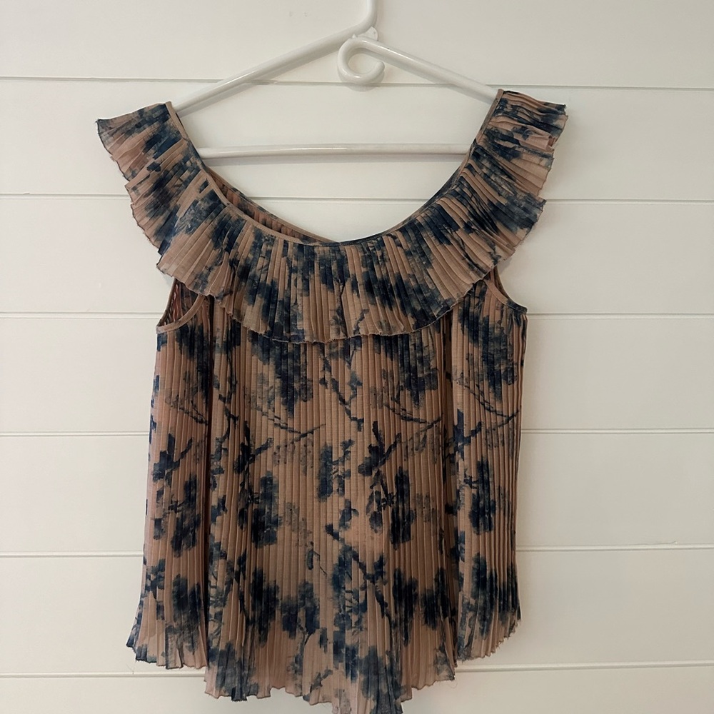 Cotélac Off-Shoulder Pleated Flower Top